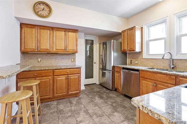 401 CATALPA Drive, Royal Oak, MI 48067 — Photo 5
