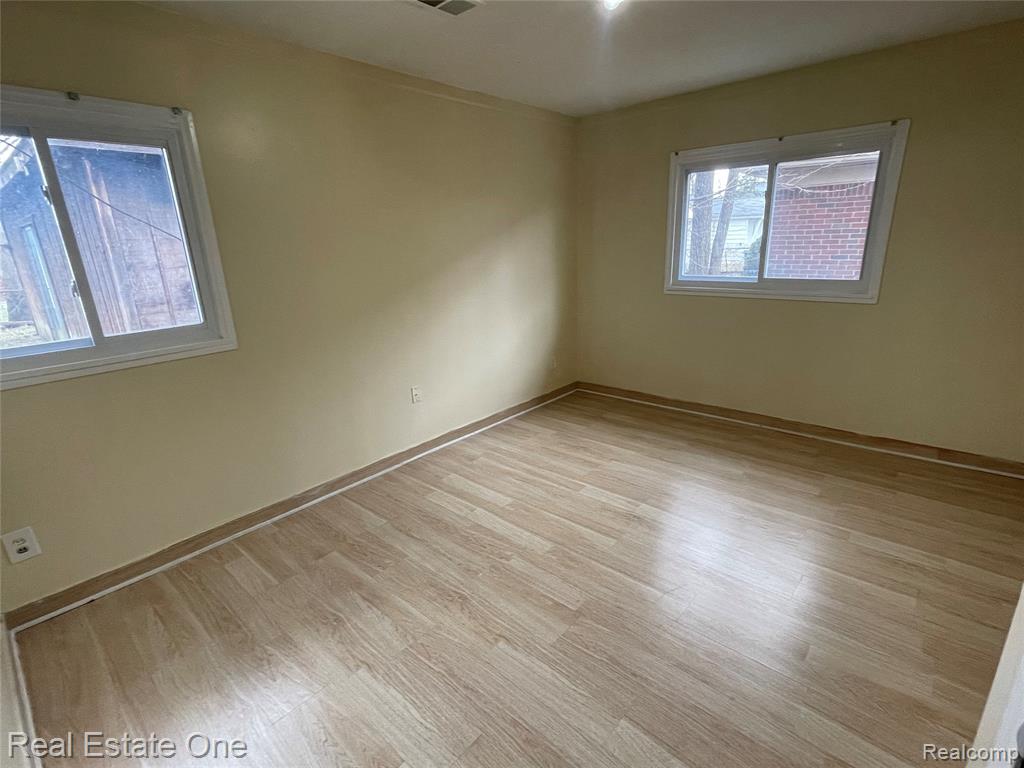 5710 BURGER Street, Dearborn Heights, MI 48127 — Photo 9
