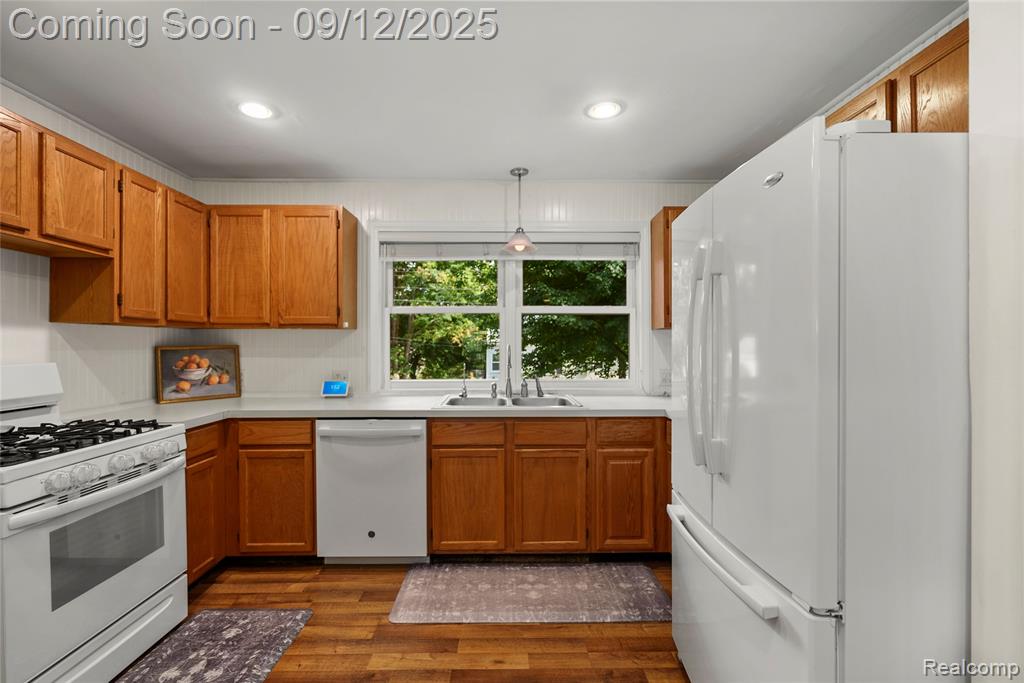 577 Bagley Street, Lake Orion, MI 48362 — Photo 10