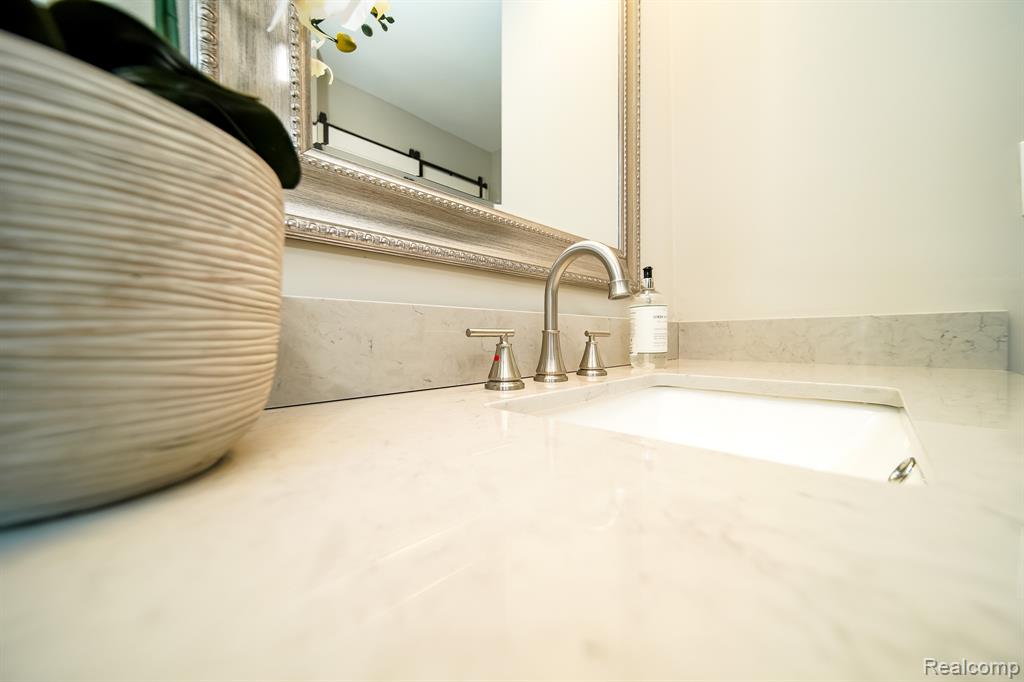 48297 Mallard Drive, New Baltimore, MI 48047 — Photo 54
