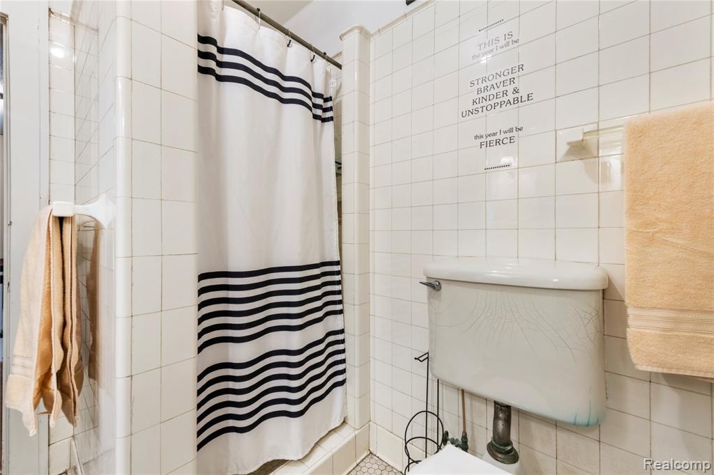 1695 Chicago Boulevard, Detroit, MI 48206 — Photo 43