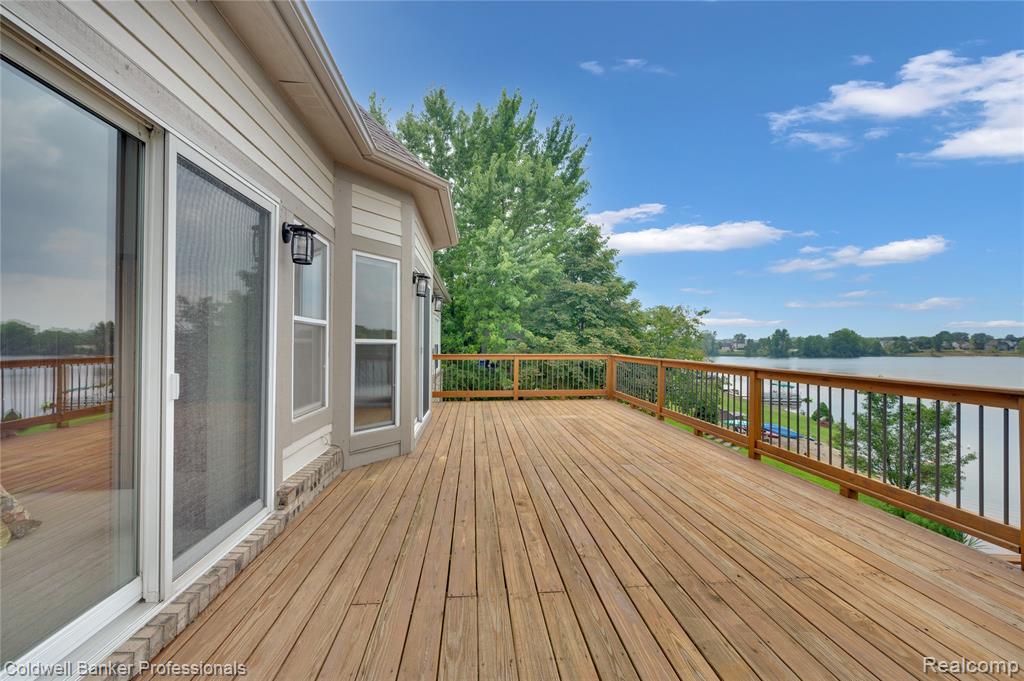 770 Lakes Edge Drive, Oxford, MI 48371 — Photo 39