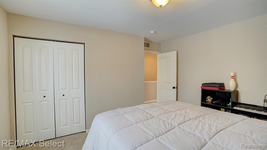 7115 GLENMEADOW Court, Grand Blanc, MI 48439 — Photo 14