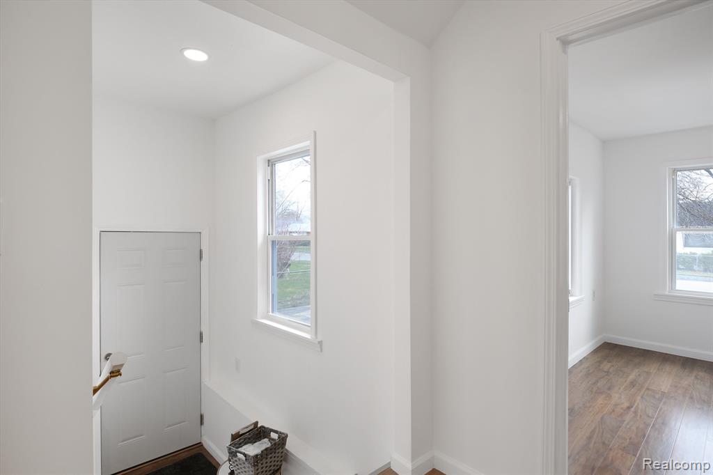 885 PARKWOOD Avenue, Ypsilanti, MI 48198 — Photo 3