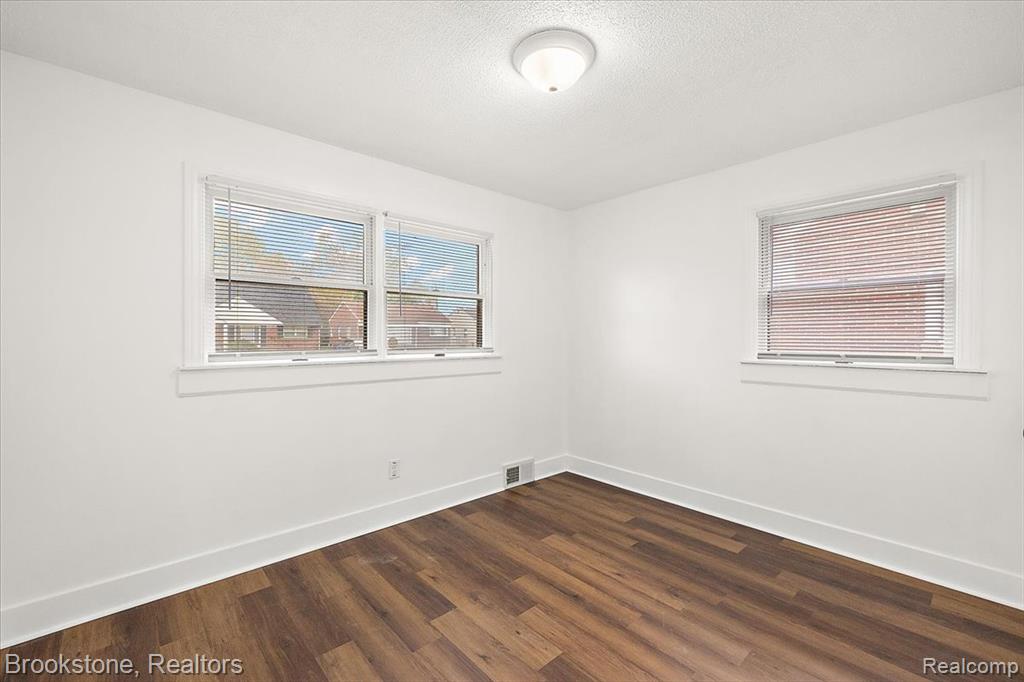 11770 Riverdale, Redford, MI 48239 — Photo 12