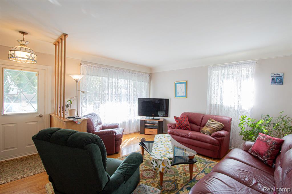25125 CAMPBELL Avenue, Warren, MI 48089 — Photo 3