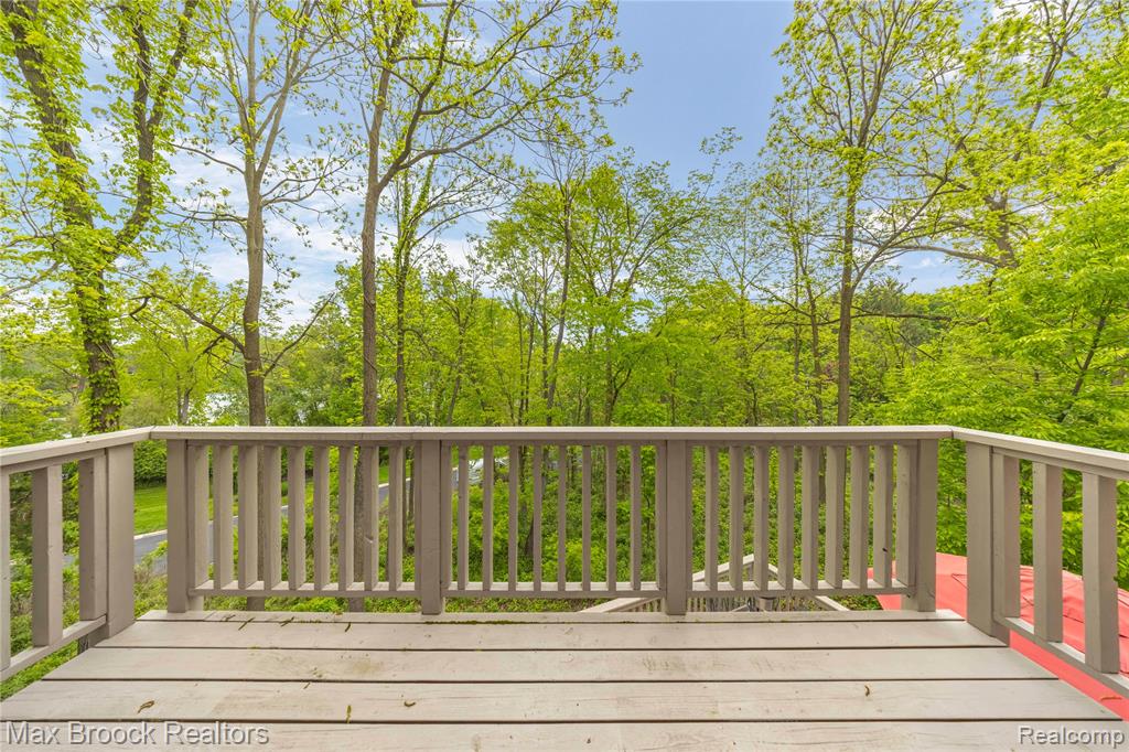 4933 Woodcliff Hill Road N, West Bloomfield, MI 48323 — Photo 36