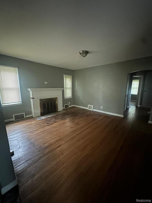 20413 Kingsville Street, Harper Woods, MI 48225 — Photo 9