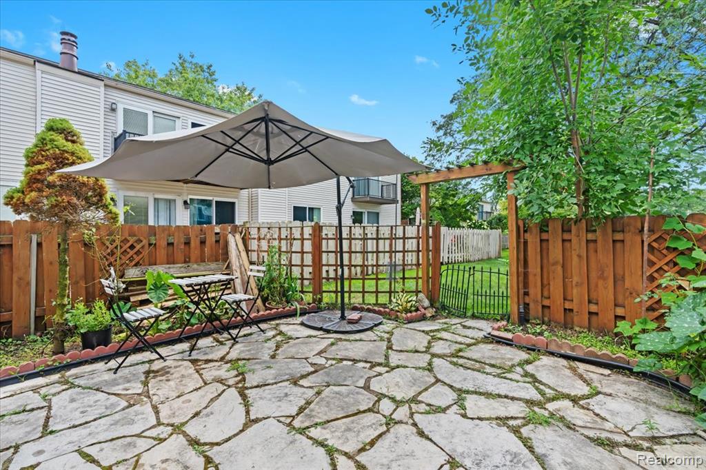 24243 Bashian Drive, Novi, MI — Photo 22