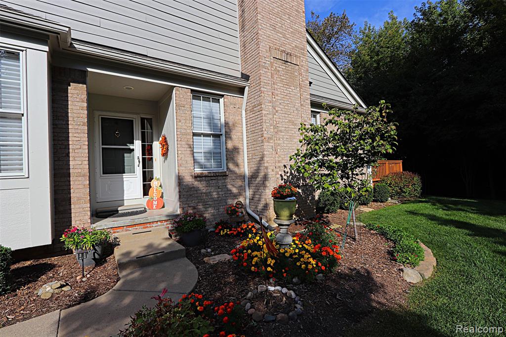 16418 Cypress Court, 54, Northville, MI 48168 — Photo 4