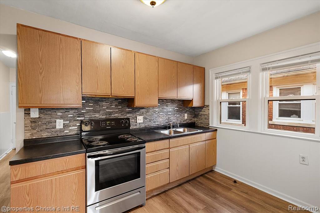 829 Beaconsfield Ave, Grosse Pointe Park, MI 48230 — Photo 15