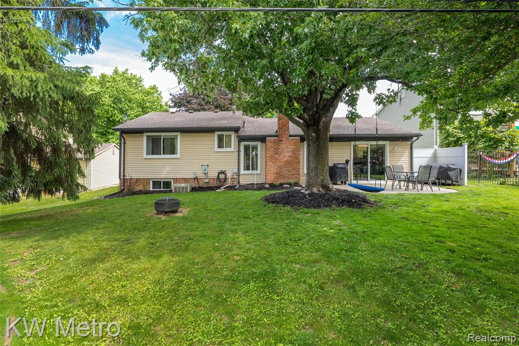 839 Dressler Lane, Rochester Hills, MI 48307 — Photo 39