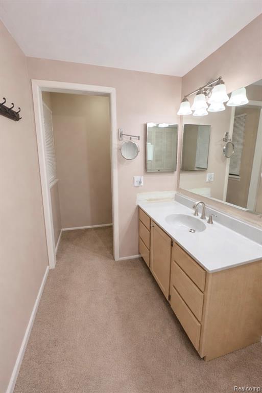 24600 Olde Orchard Street, Novi, MI — Photo 16