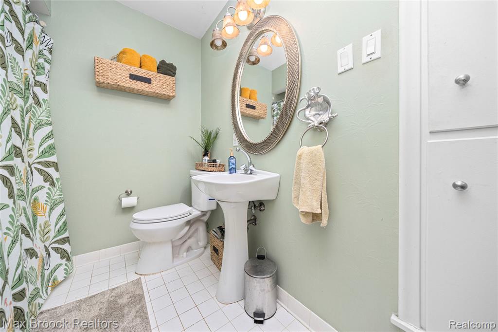 6485 Thurber Road, Bloomfield Hills, MI 48301 — Photo 35