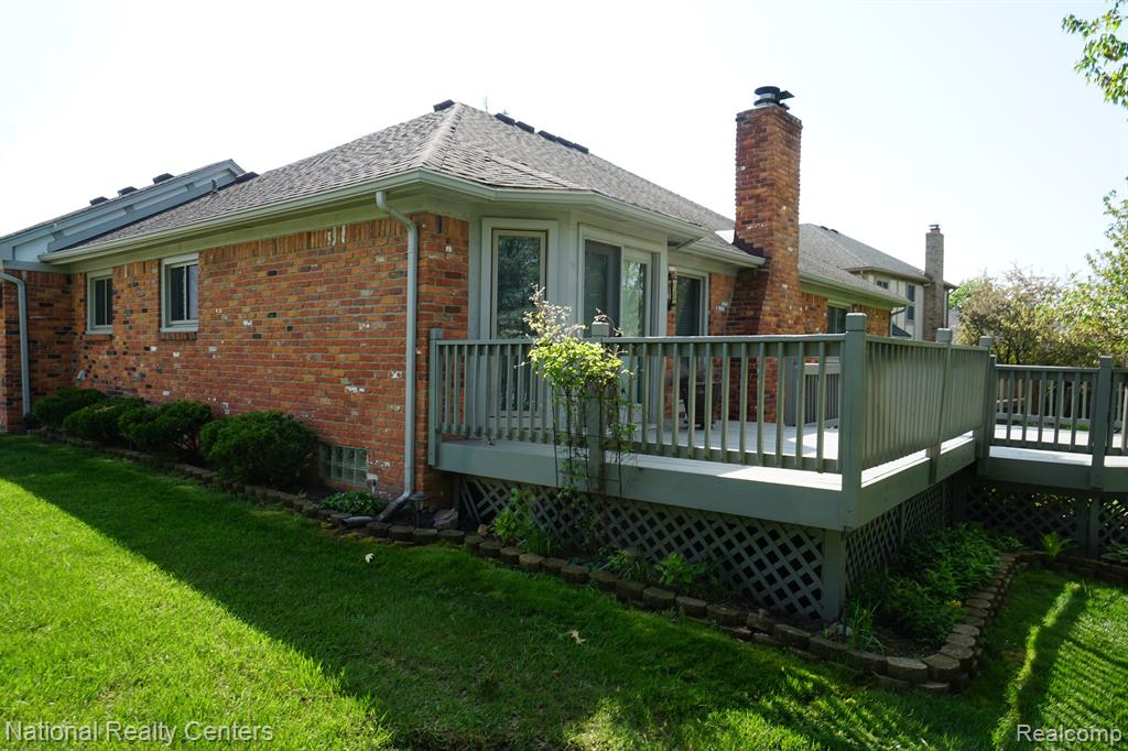 441 SANDALWOOD Drive, Rochester Hills, MI 48307 — Photo 49