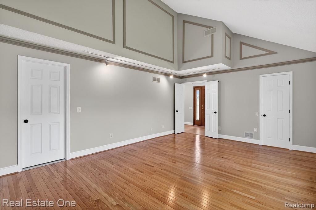42660 Elizabeth Place, Clinton Twp, MI 48038 — Photo 28