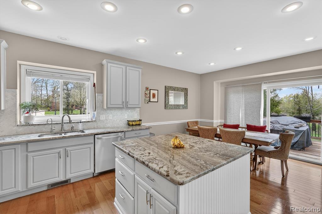 48877 Wildwood Court, Plymouth, MI 48170 — Photo 10