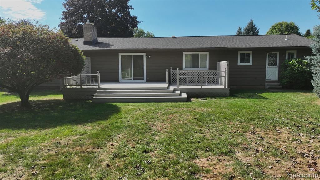 5204 Applewood Drive, Flushing, MI 48433 — Photo 9