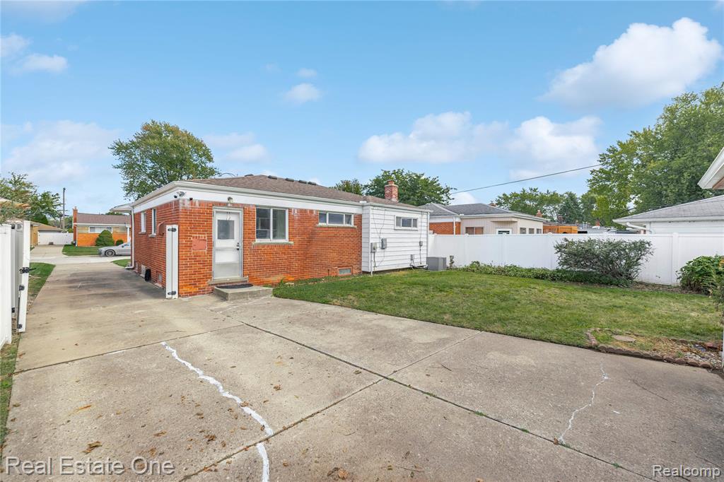 8177 Gary Avenue, Westland, MI — Photo 35