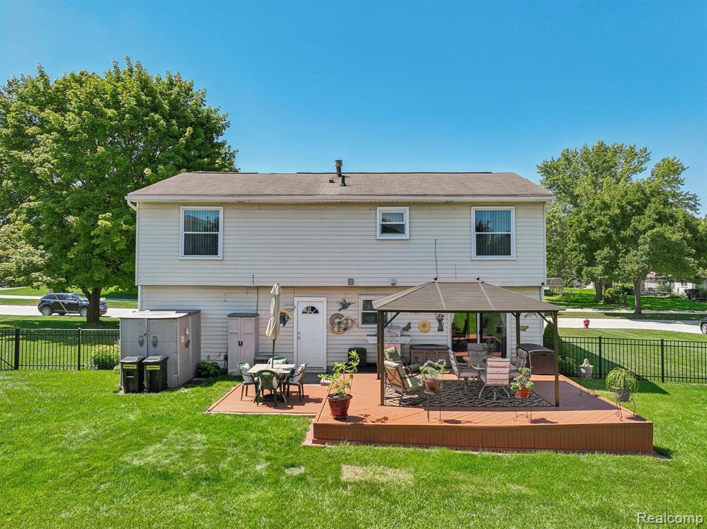 23244 CRANBROOKE Drive, Novi, MI — Photo 38
