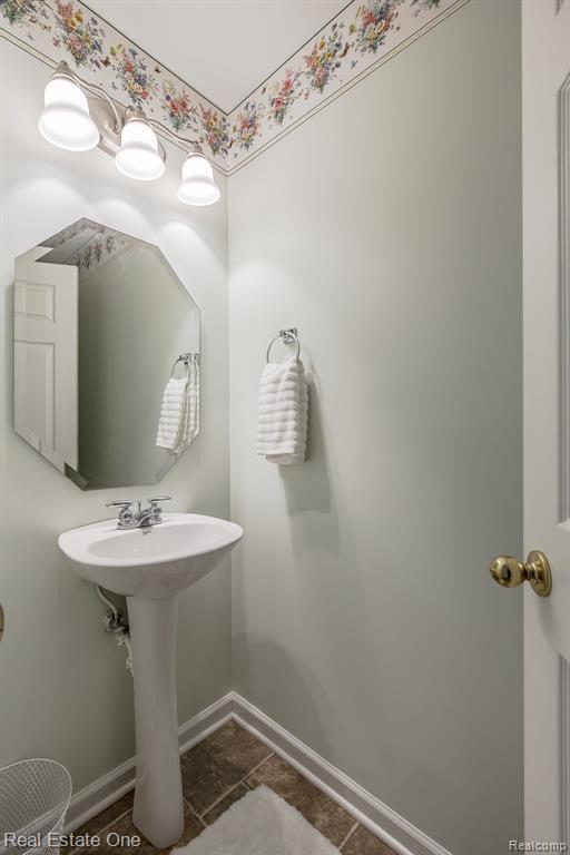 1277 Edelweiss Lane, Waterford, MI 48327 — Photo 15