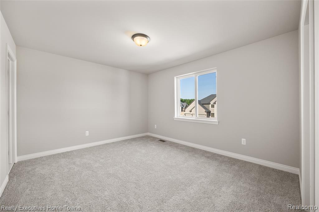 50733 MISTWOOD Drive, Macomb, MI 48042 — Photo 31