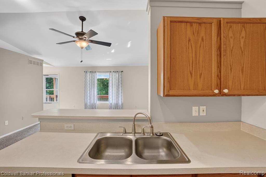9533 Overlook Court, Grand Blanc, MI 48439 — Photo 14