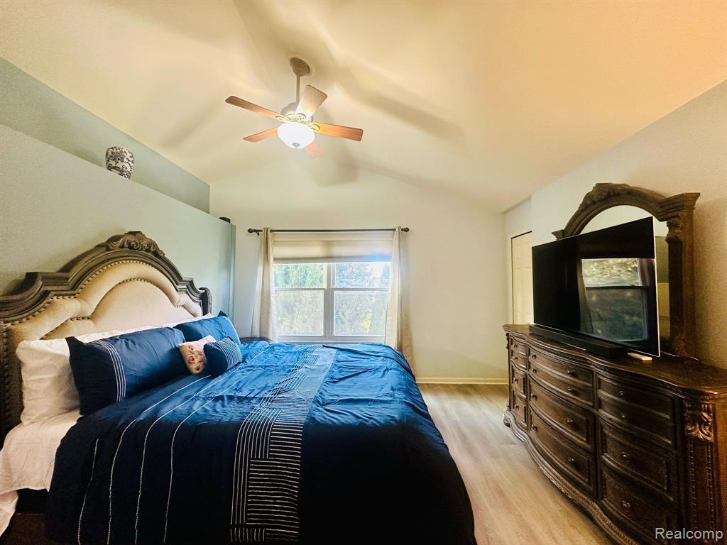 6886 FOX Lane, Waterford, MI 48327 — Photo 17