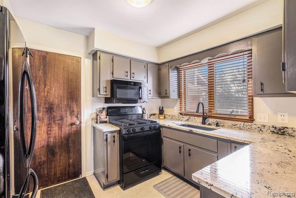 5396 TORREY Road, Flint, MI 48507 — Photo 5