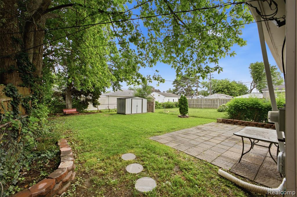 439 Cleveland Avenue, Lincoln Park, MI 48146 — Photo 17