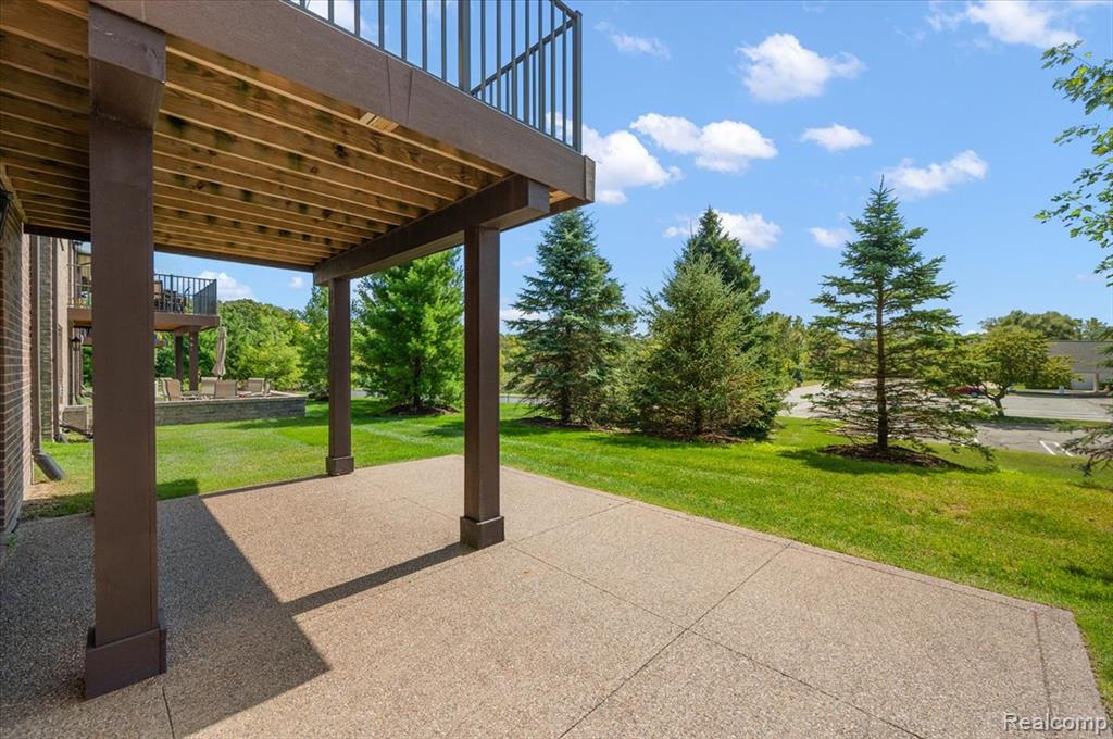 3955 Vendome Drive, Auburn Hills, MI 48326 — Photo 24