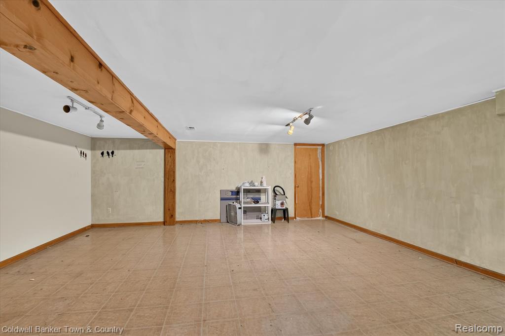 6656 Snowshoe Lane, Brighton, MI 48116 — Photo 37
