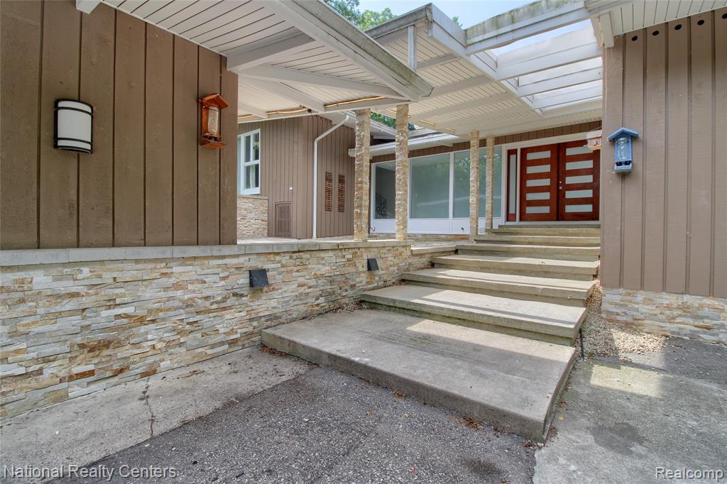 341 Corrie Road, Ann Arbor, MI 48105 — Photo 4