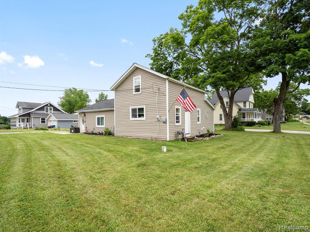 10196 HEGEL Road, Goodrich Vlg, MI — Photo 5