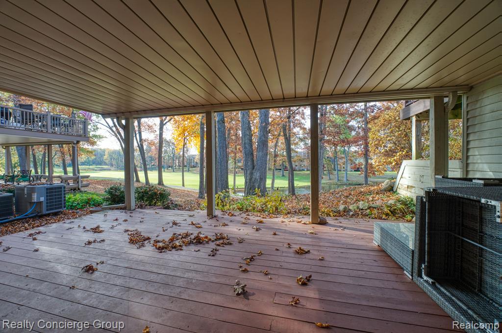 4526 GOLF VIEW Drive, Brighton, MI 48116 — Photo 35