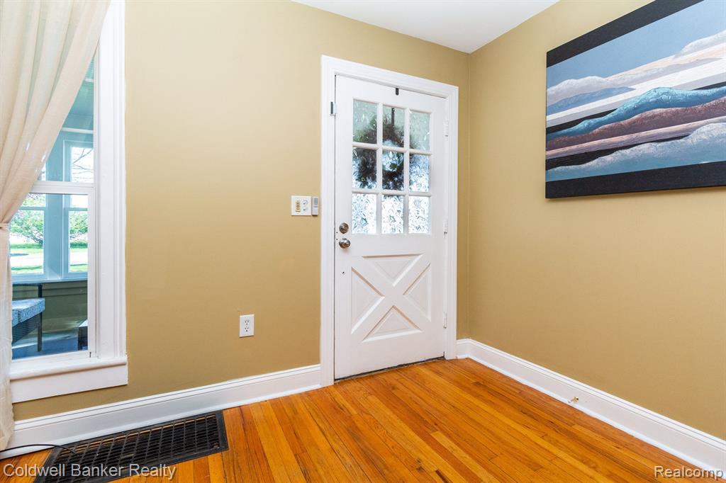 22 DAVISON Street, Oxford, MI 48371 — Photo 7