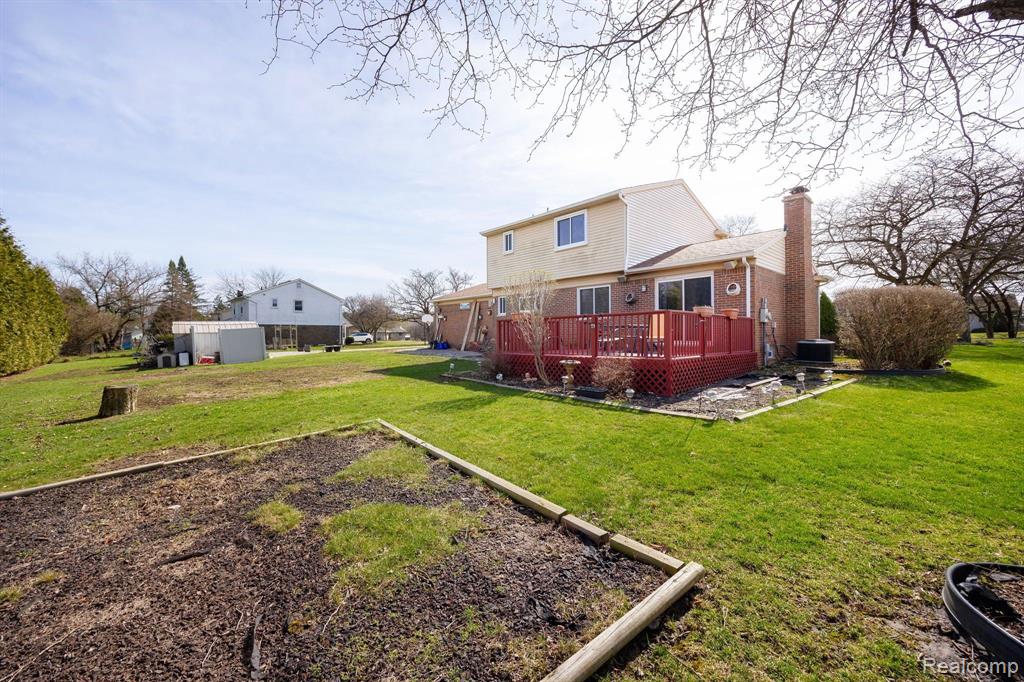 9722 BLAUVELT Drive, Grosse Ile, MI 48138 — Photo 12