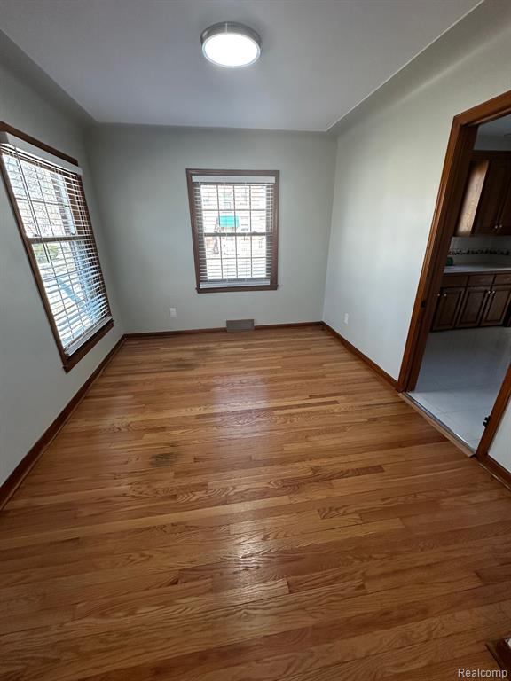 950 N YORK Street, Dearborn, MI 48128 — Photo 9