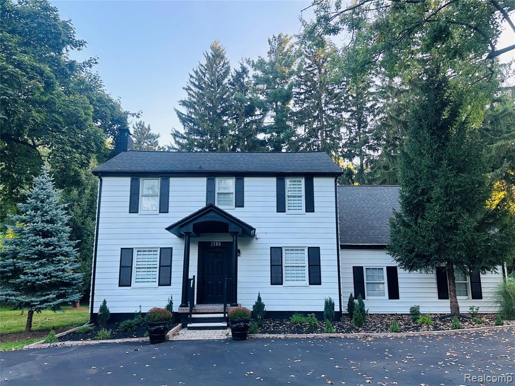 1785 Ward Road, Bloomfield Hills, MI 48302 — front exterior