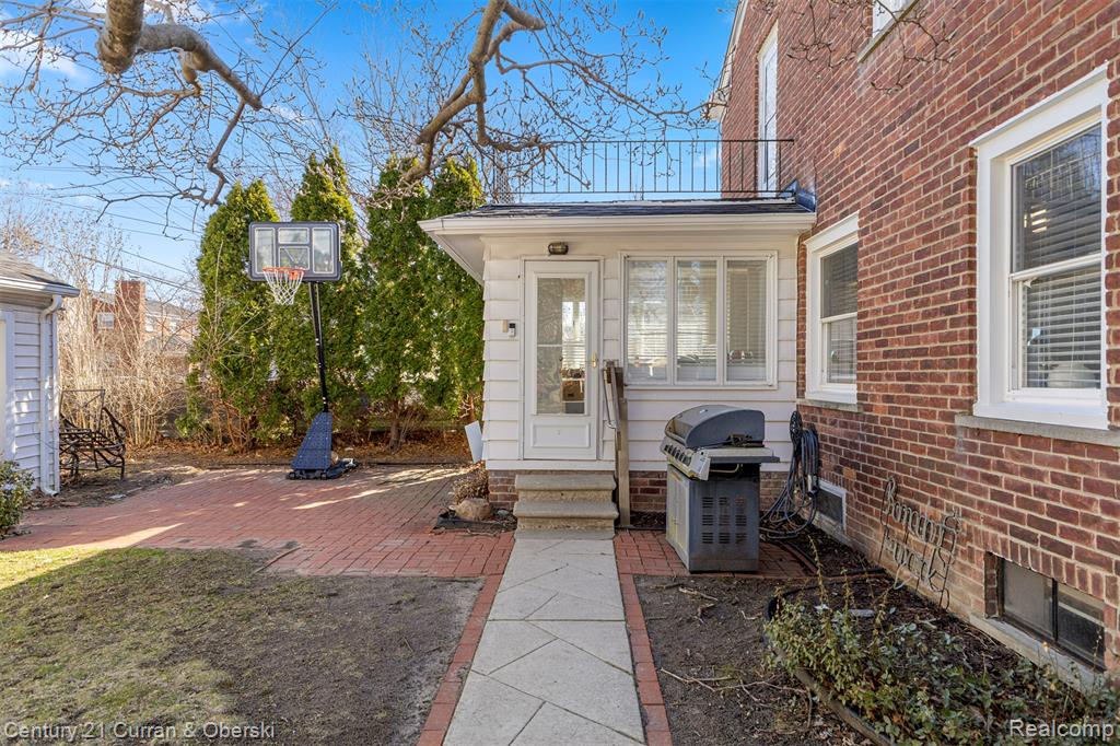 431 S SILVERY Lane, Dearborn, MI 48124 — Photo 33