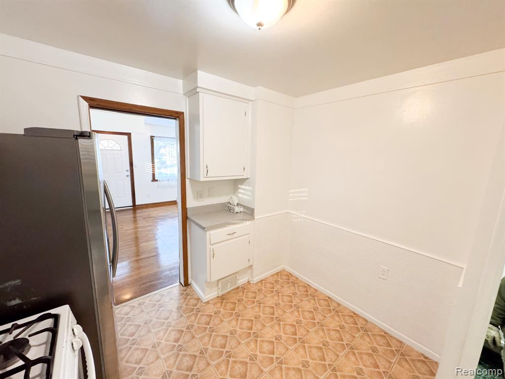 4227 Eastlawn Avenue, Wayne, MI 48184 — Photo 4