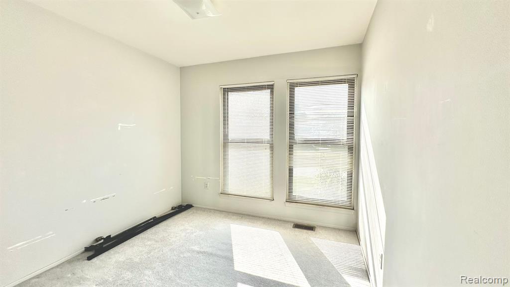 2751 ROUNDTREE Drive, Troy, MI 48083 — Photo 10