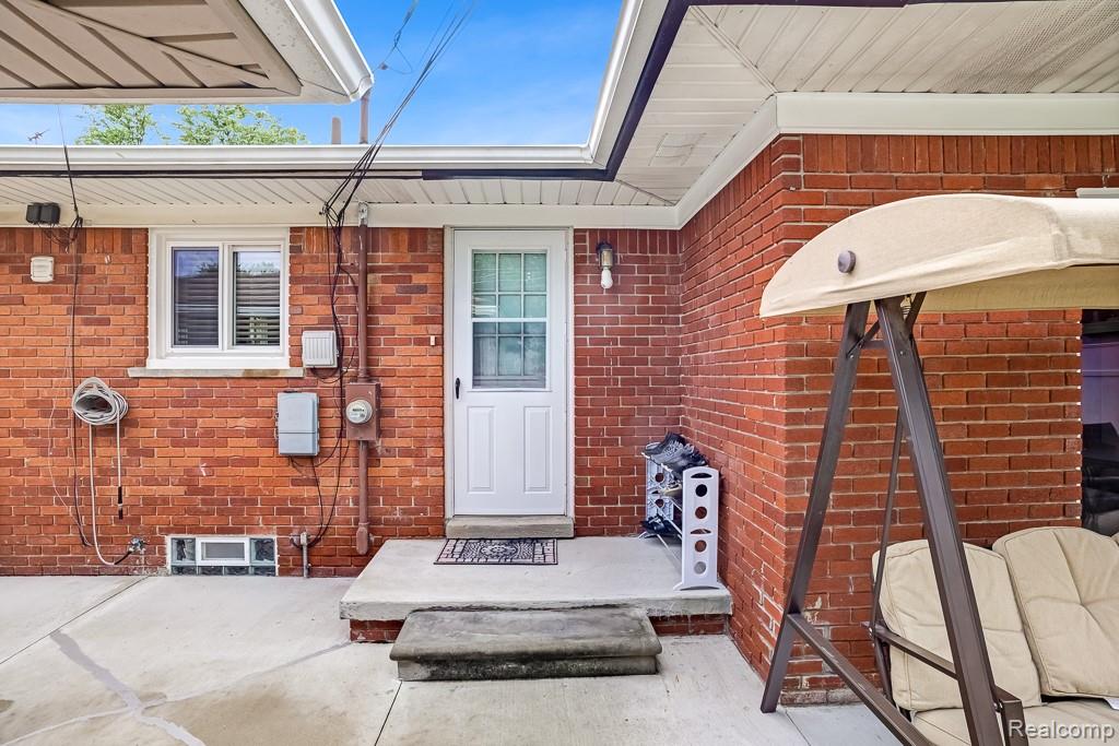 8100 Lochdale Street, Dearborn Heights, MI 48127 — Photo 15