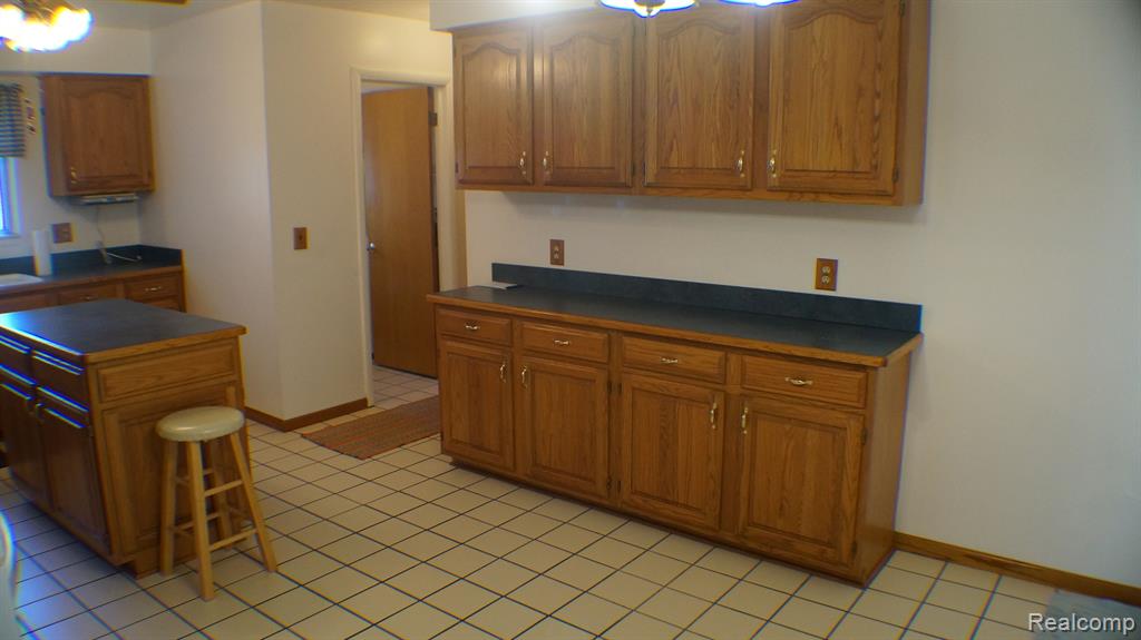 4609 CALVERT Court, Troy, MI 48085 — Photo 7