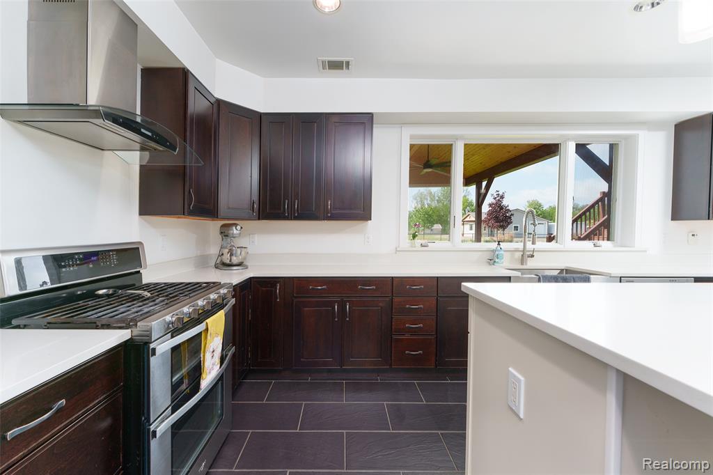 13800 12 Mile Road, South Lyon, MI 48178 — Photo 12