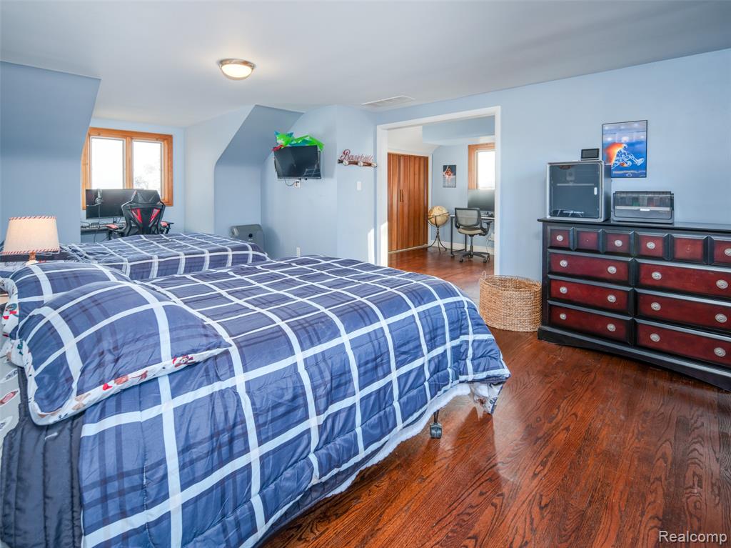 23750 E River Road, Grosse Ile, MI, 48138