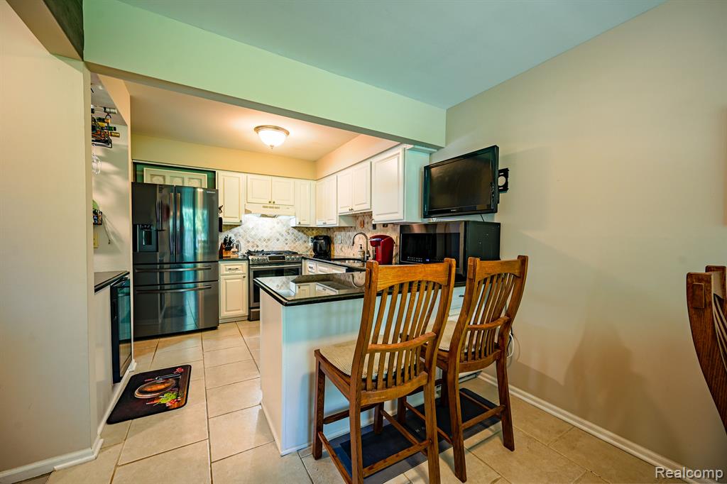 21218 W GLEN HAVEN Circle, Northville, MI 48167 — Photo 16