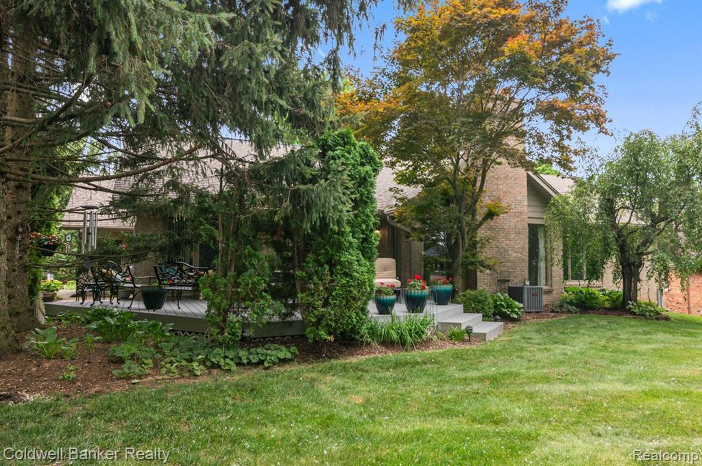 42012 PON MEADOW Drive, Northville, MI 48168 — Photo 37