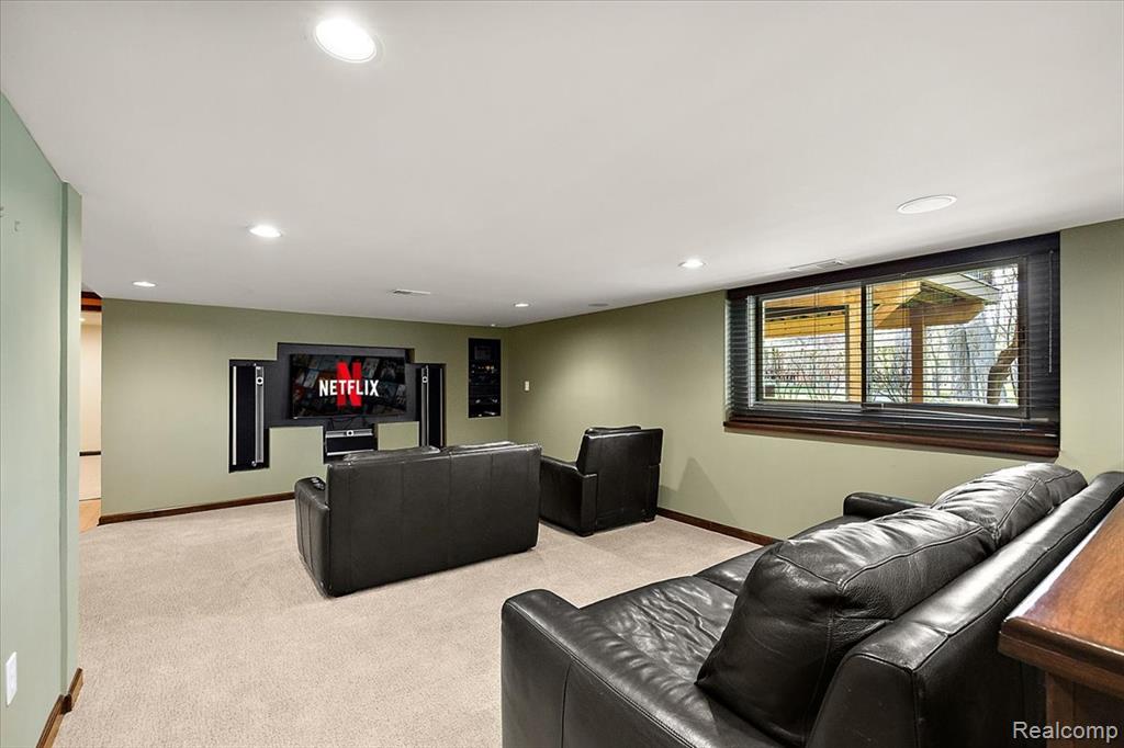 43054 Oxford Court, Novi, MI — Photo 14