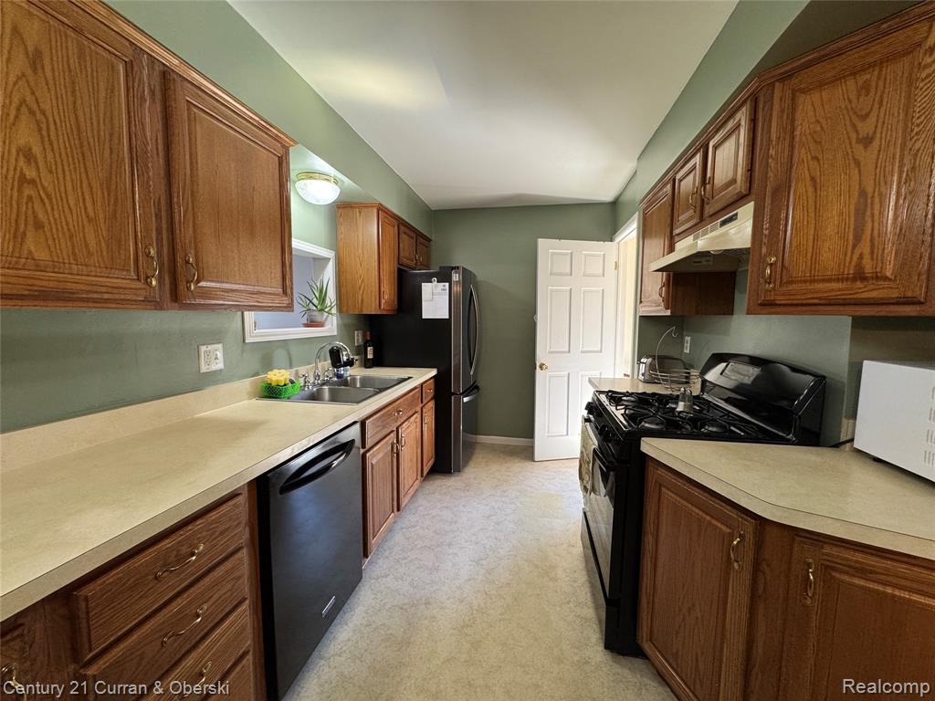 948 Van Sull Street, Westland, MI — Photo 10